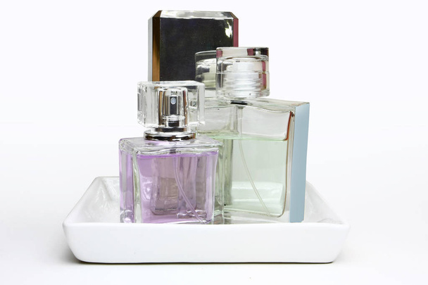 白に隔離された香水瓶の密接な眺め - 写真・画像