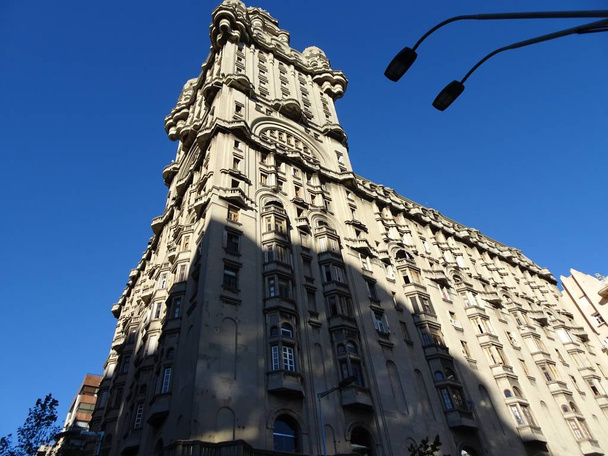 Palacio Salvo is een emblematisch gebouw in de stad Montevideo. Uruguay - Foto, afbeelding