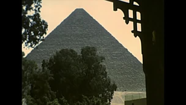 Archivo Gran Pirámide de Giza desde el Templo del Valle
 - Imágenes, Vídeo