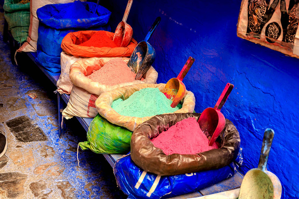 Bags with powder for paint, Chefchaouen. Morocco - Foto, Bild