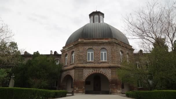 záběry staré budovy a historických památek, které chrání UNESCO, Echmiadzin, Arménie - Záběry, video