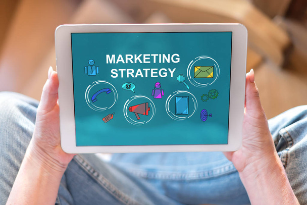 Marketing strategie concept op een tablet - Foto, afbeelding