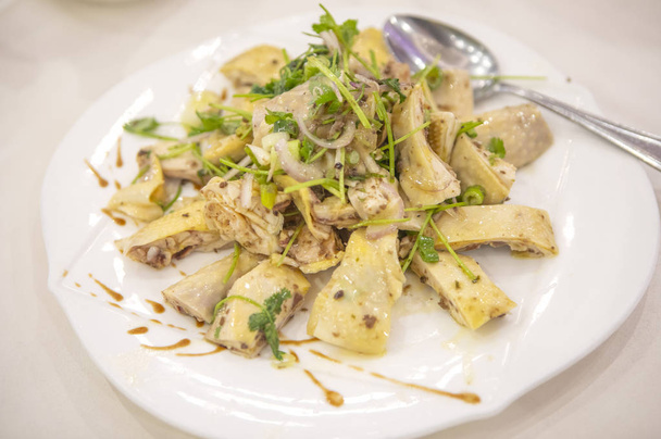 maukasta aasialaista ruokaa taustalla, lähikuva
 - Valokuva, kuva