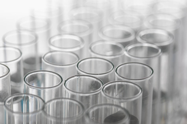 Laboratory glassware. Medical glass flasks.Laboratory diagnostics - Foto, afbeelding