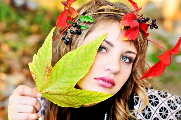 Осенняя девушка - Фото, изображение