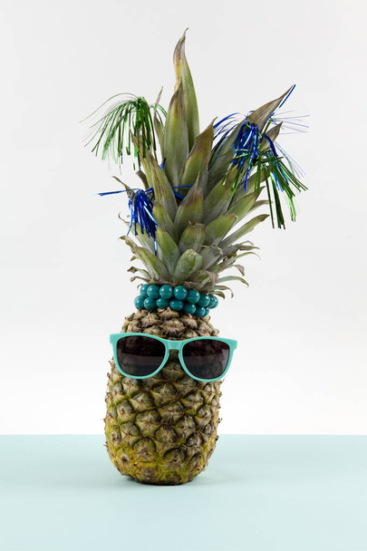 Pineapple sunglasses - Photo, Image