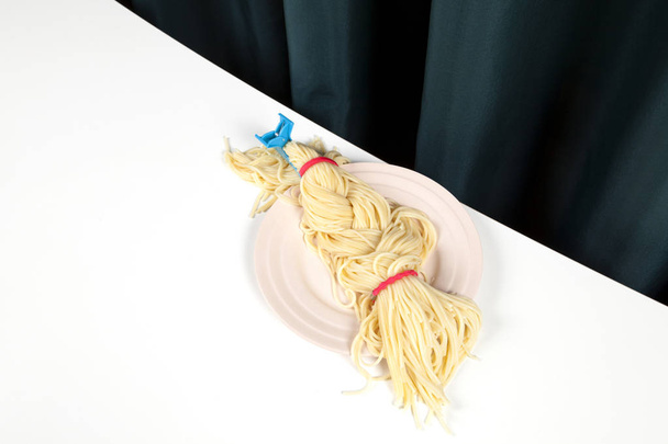 cortina y trenza de espagueti
  - Foto, Imagen