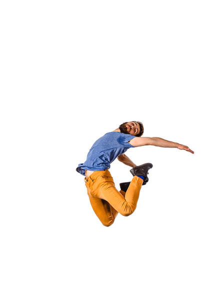 Danseuse de hip hop montrant quelques mouvements - Photo, image