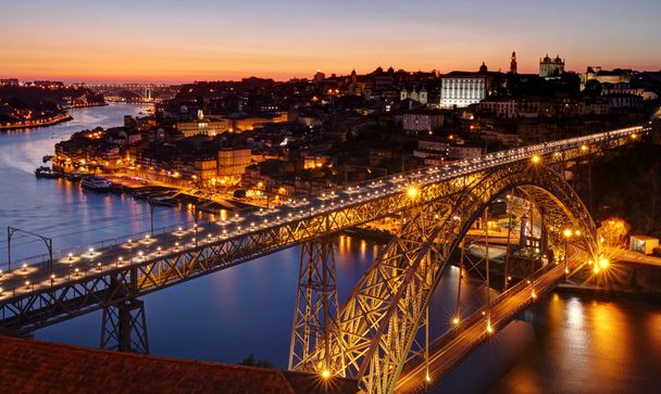 Oporto - ponte Douro an Dom Luis dopo il tramonto
 - Foto, immagini
