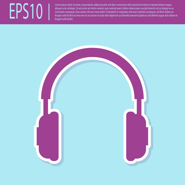 ターコイズ色の背景に隔離されたレトロな紫色のヘッドフォンアイコン。イヤホンサイン。音楽、サービス、通信、オペレーターを聴くコンセプトオブジェクト。フラットなデザイン。ベクトルイラストレーション - ベクター画像
