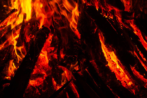 fundo - chama e carvão em chamas
 - Foto, Imagem