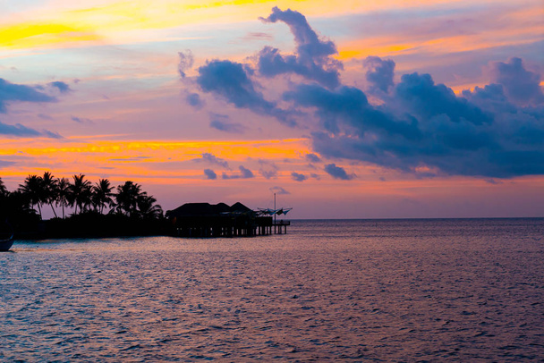 sunset sky with Maldives Island - Foto, imagen