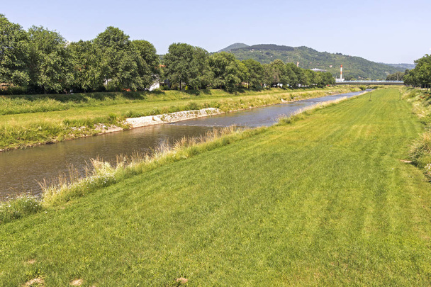 River Nishava, passing through the town of Pirot, Serbia - 写真・画像