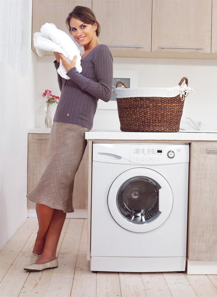 donna in lavatrice
 - Foto, immagini