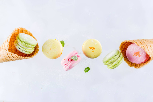 Parlak renkli macarons - Fotoğraf, Görsel