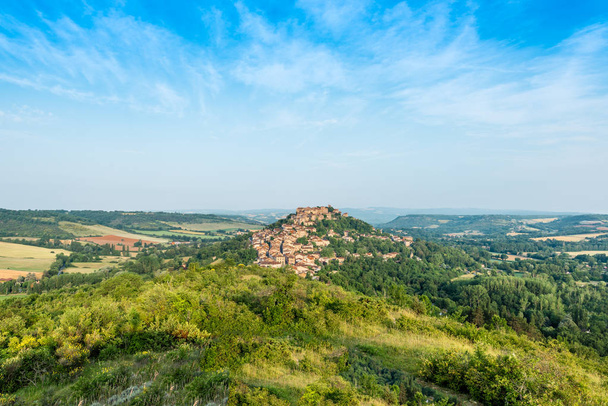 Cordes-sur-Ciel, Γαλλία από Ανατολική άποψη - Φωτογραφία, εικόνα
