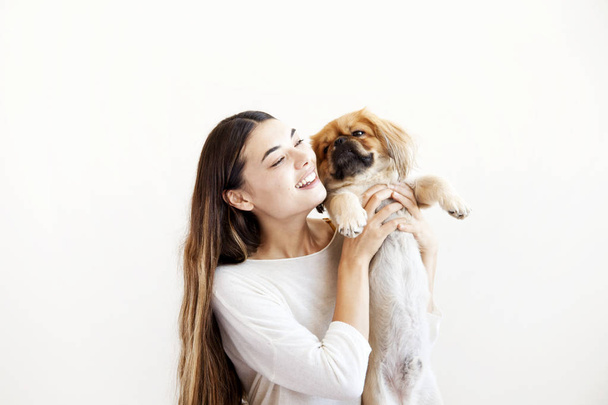 Retrato de mujer con perro - Foto, Imagen