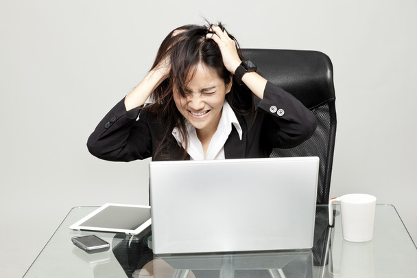 Bored woman at her desk - Foto, Imagem