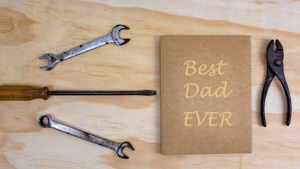 Work Tools And Card Message For Fathers Day - Φωτογραφία, εικόνα