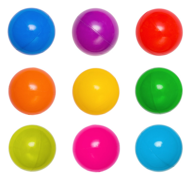Muchas bolas de plástico de color de la pequeña ciudad de los niños
 - Foto, Imagen