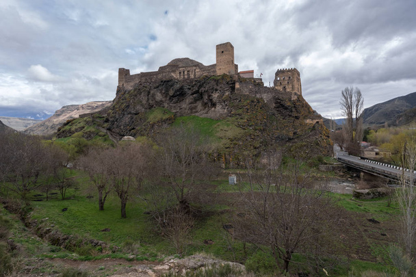 Khertvisi Fortress on the top of a hill, Georgia - Фото, изображение