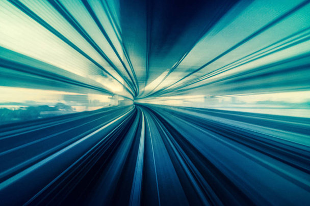 トンネル間を移動するラインの抽象的な動き動きのぼかし、未来と革新の技術の概念 - 写真・画像