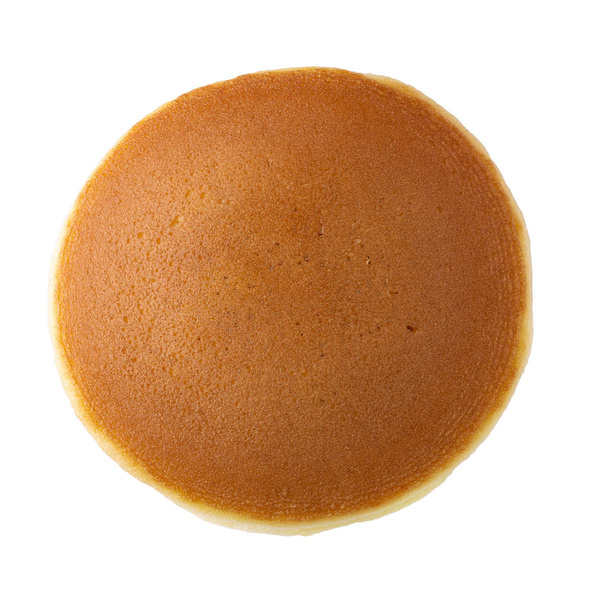 dorayaki ist japanische Pfannkuchen isoliert auf weißem Hintergrund. - Foto, Bild
