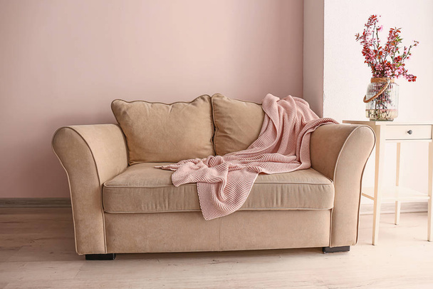 Interior of beautiful modern room with comfortable sofa - Foto, Bild