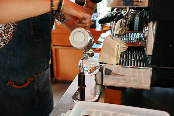 Příprava kávy, krok za krokem  - Fotografie, Obrázek