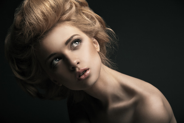 High fashion woman with abstract hair style - Foto, Imagem