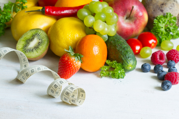 Frutas y verduras frescas estilo de vida saludable concepto de fitness de alimentos
 - Foto, imagen