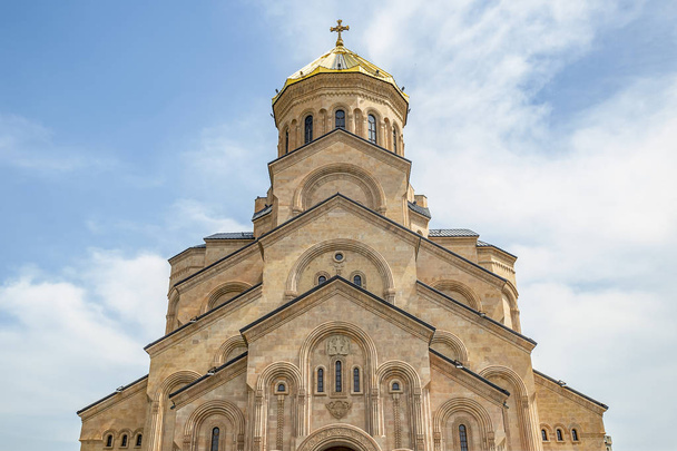 01/05/2019 Τιφλίδα, γεωργία, ο Καθεδρικός Ναός της Αγίας Τριάδας της Τιφλίδα κοινώς γνωστή ως Σαμοβάδα είναι ο κύριος Καθεδρικός Ναός της Ορθοδόξου Εκκλησίας της γεωργιανής - Φωτογραφία, εικόνα