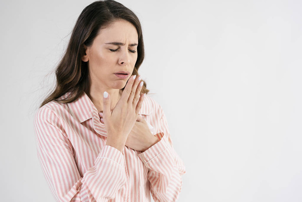 Young woman suffering from cough  - Foto, Bild