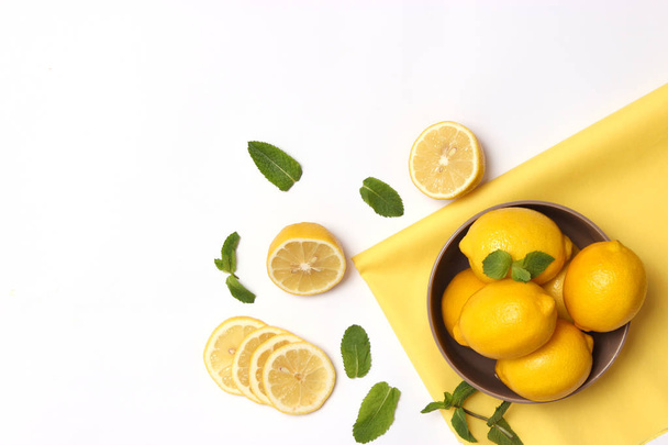 lemons on a table - Zdjęcie, obraz