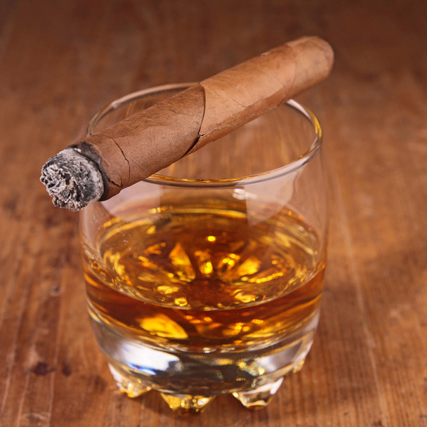 Whisky and cigar - Fotoğraf, Görsel