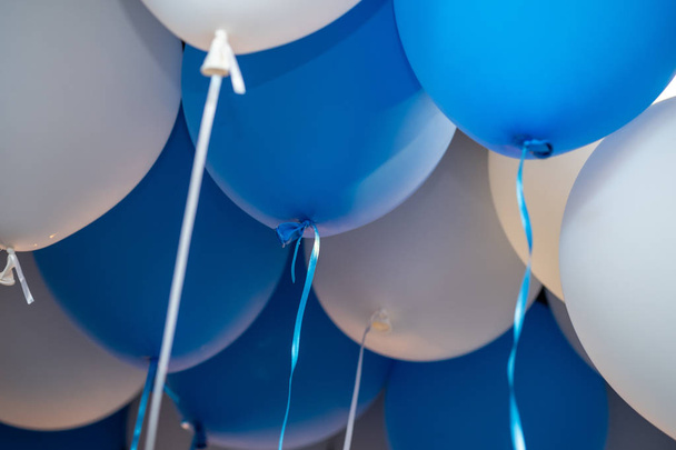 azul blanco fiesta globo textura de cerca para boda o fiesta año nuevo fondo
 - Foto, imagen
