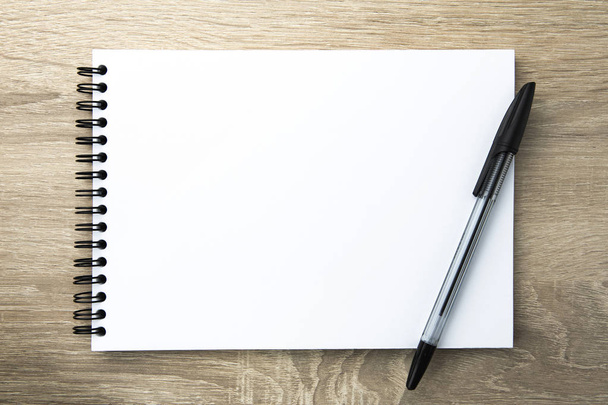 Open notebook with blank pages - Foto, Imagen