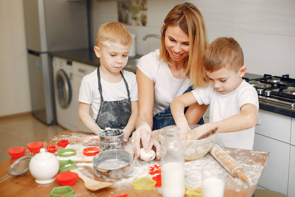 Family cook the dough for cookies - Photo, Image