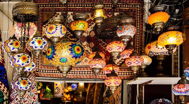 Mosaic Ottomaanse lampen van Grand Bazaar  - Foto, afbeelding
