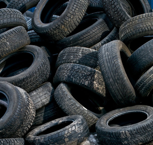 pneus de carro usados
 - Foto, Imagem