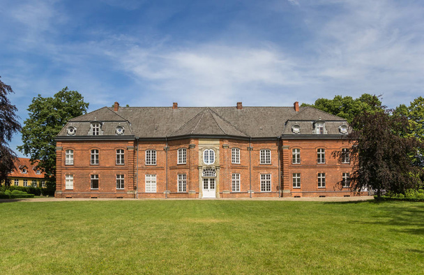 プロンの王子の家の正面 - 写真・画像