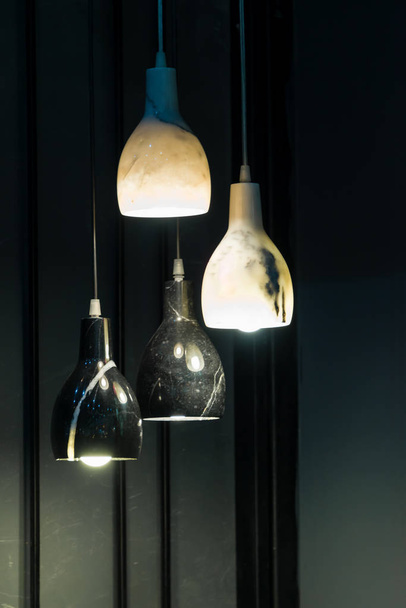 schöne moderne Marmor geschnitten mit Textur Deckenleuchte Innenbeleuchtung Lampen Dekoration zeitgenössische - Foto, Bild