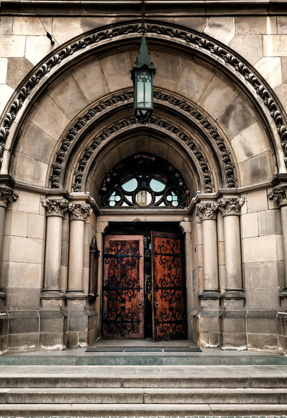 régi nyitott templom ajtók - Fotó, kép