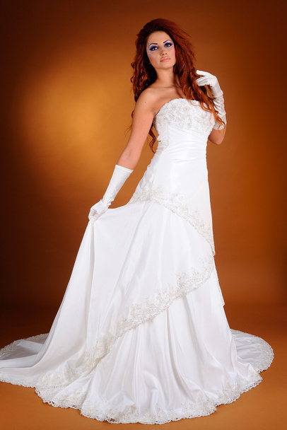 Beautiful bride in studio shooting - Foto, immagini