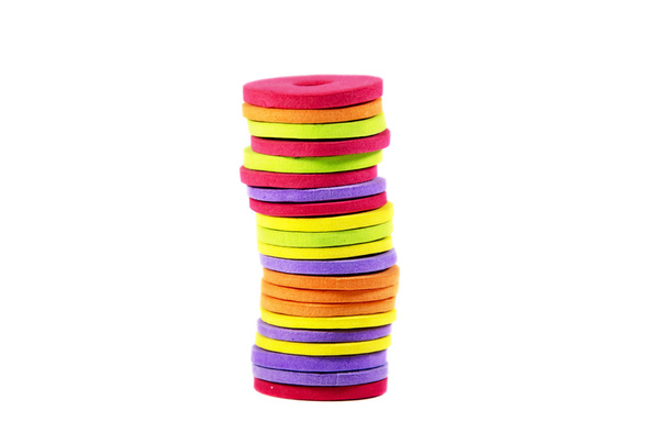 anéis coloridos empilhados
 - Foto, Imagem