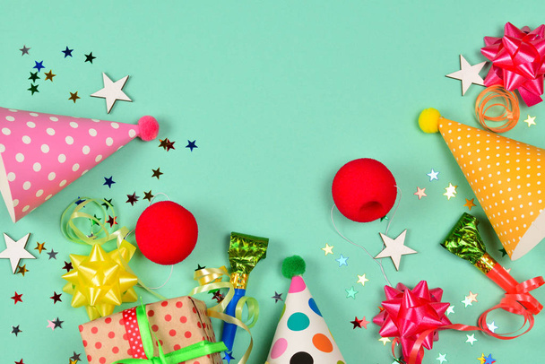 Birthday caps,  present, confetti, ribbons,  stars,  clown noses - Valokuva, kuva