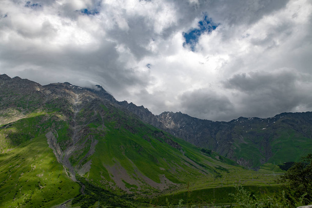 beautiful panoramas of the mountains against the sky and clouds - Фото, зображення