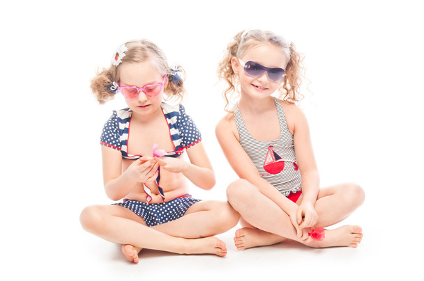 Two girls in bathing suits - Valokuva, kuva