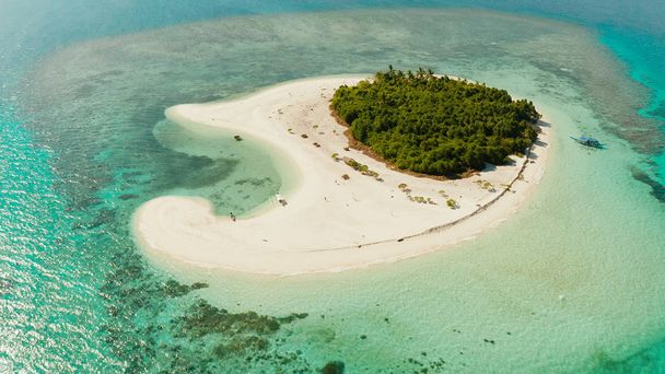 Tropical island with sandy beach. Balabac, Palawan, Philippines. - Photo, Image