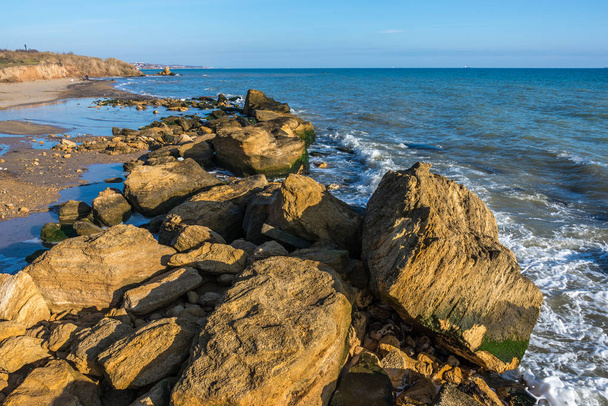 Nagy kövek a Fekete-tenger szélén - Fotó, kép